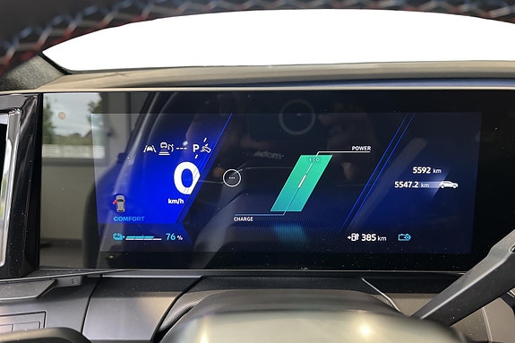 Renault Scenic E-Tech 10 of 29