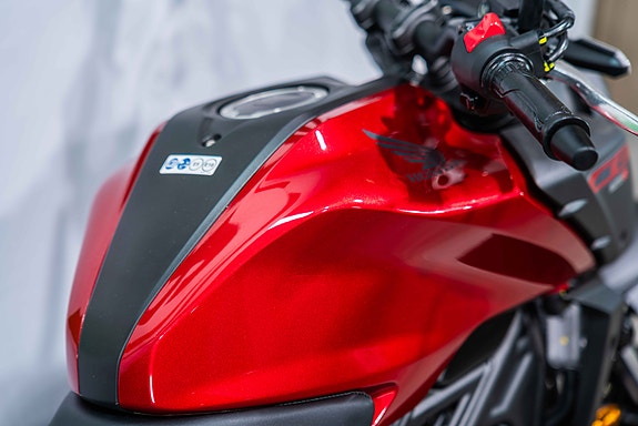 Honda CB125R - 10.000 kroner rabatt på nye overliggere! 7 of 22
