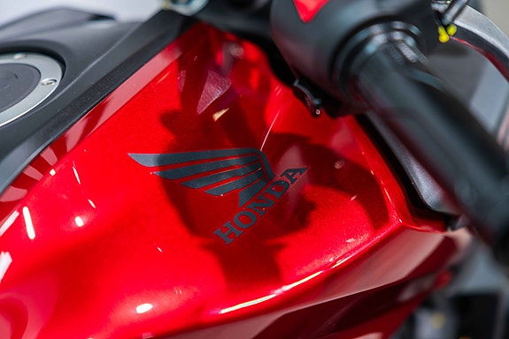 Honda CB125R - 10.000 kroner rabatt på nye overliggere! 11 of 22