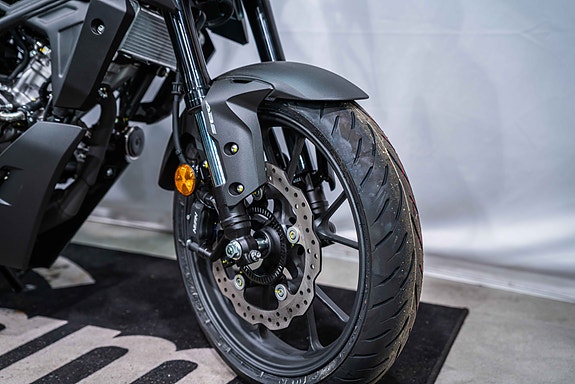 Honda CB125R - 10.000 kroner rabatt på nye overliggere! 19 of 22