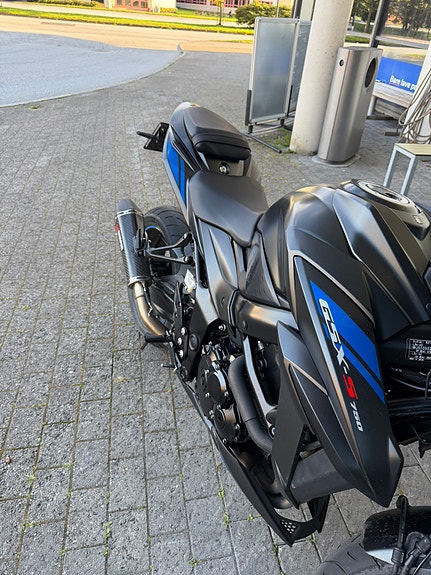 Suzuki GSX-S 750 7 of 9
