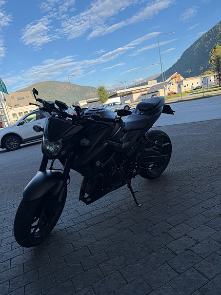 Suzuki GSX-S 750 5 of 9
