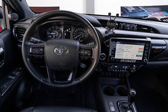 Toyota HiLux 29 of 30
