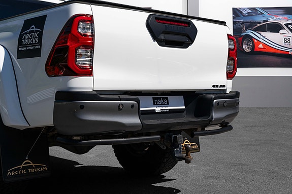 Toyota HiLux 13 of 30