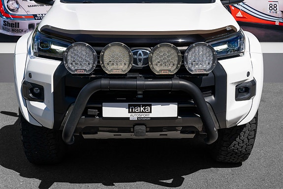 Toyota HiLux 5 of 30