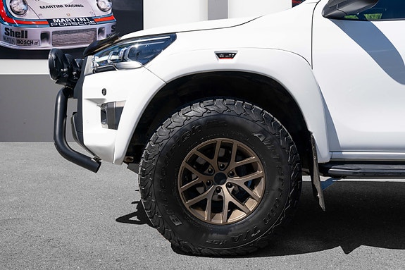 Toyota HiLux 8 of 30