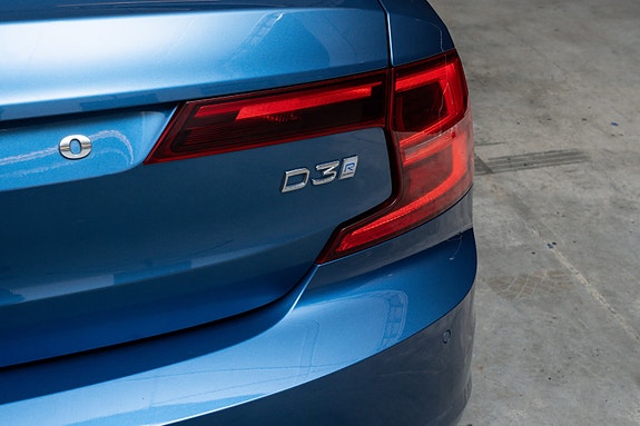 Volvo S90 10 of 26