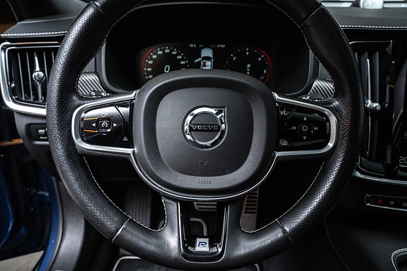 Volvo S90 14 of 26