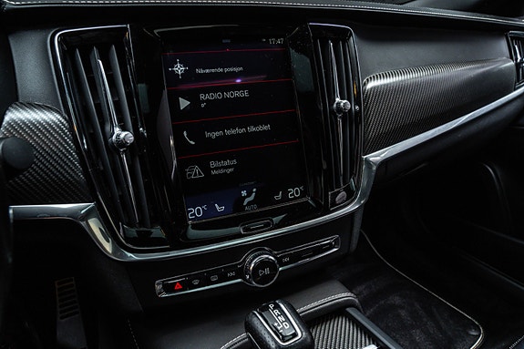 Volvo S90 18 of 26