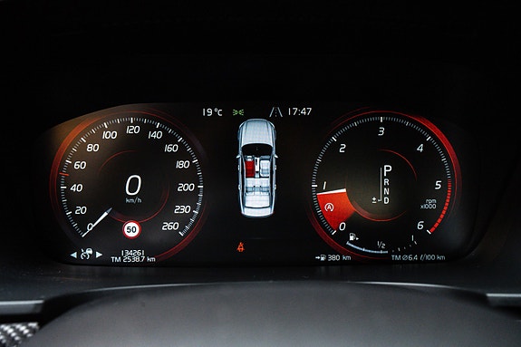 Volvo S90 15 of 26