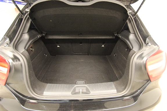 Mercedes-Benz A200 16 of 16