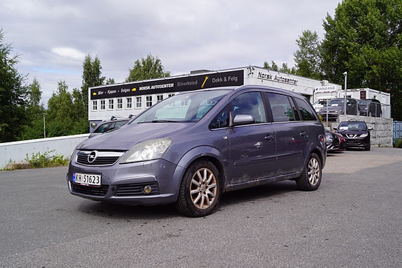 Opel Zafira 3 of 28