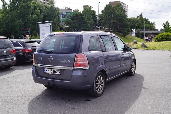 Opel Zafira 4 of 28