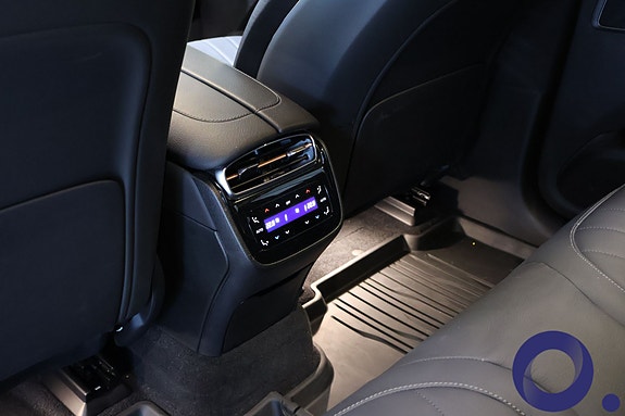 Mercedes-Benz EQE SUV 30 of 30