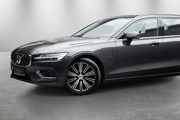 Volvo V60 2 of 30