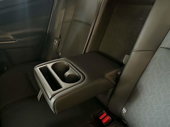 Subaru Solterra 9 of 21