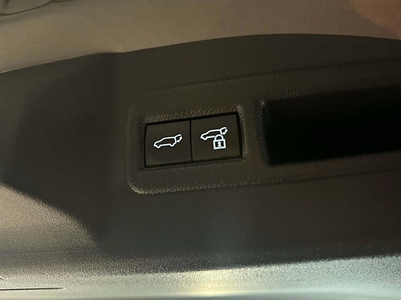 Subaru Solterra 7 of 21