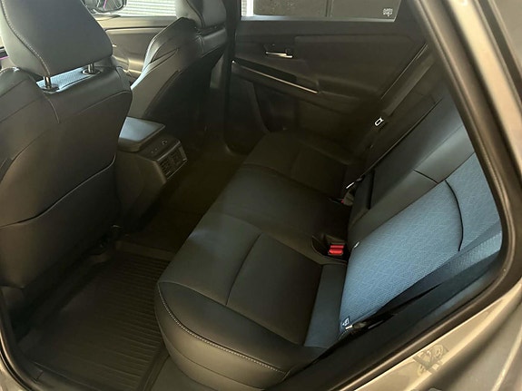 Subaru Solterra 8 of 21