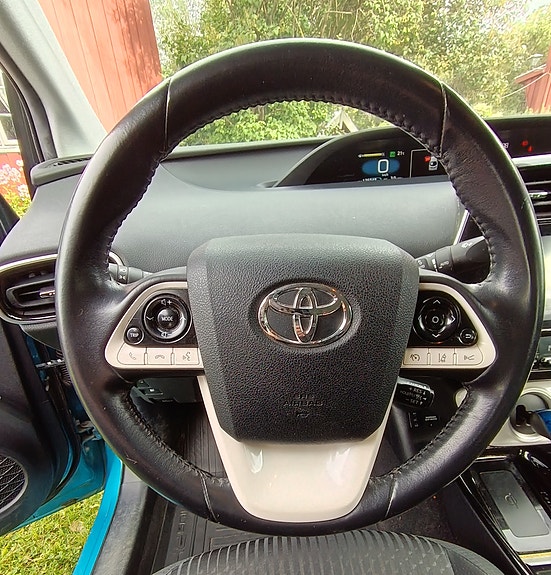 Toyota Prius Plug-in Hybrid 9 of 14