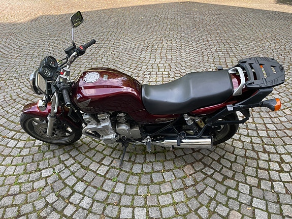 Honda CB Sevenfifty 11 of 12