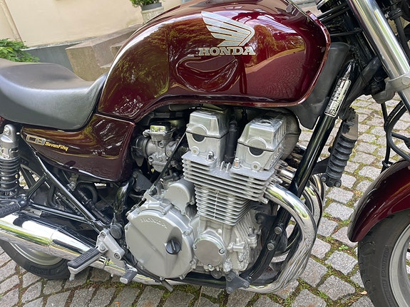 Honda CB Sevenfifty 9 of 12