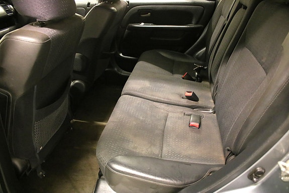 Honda CR-V 9 of 13