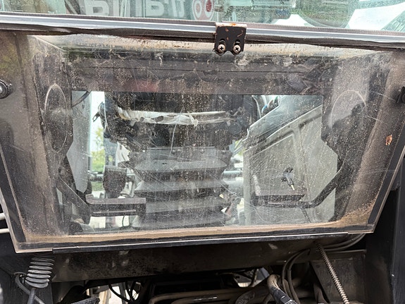 Valtra T150 8 of 22