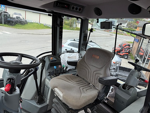 Valtra T150 11 of 22