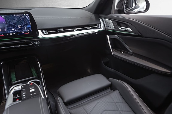 BMW iX2 29 of 30