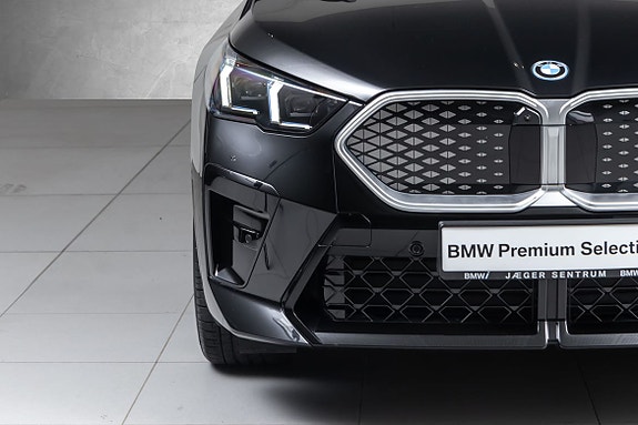 BMW iX2 5 of 30