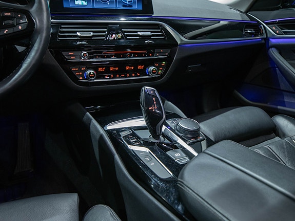BMW 530e 13 of 25