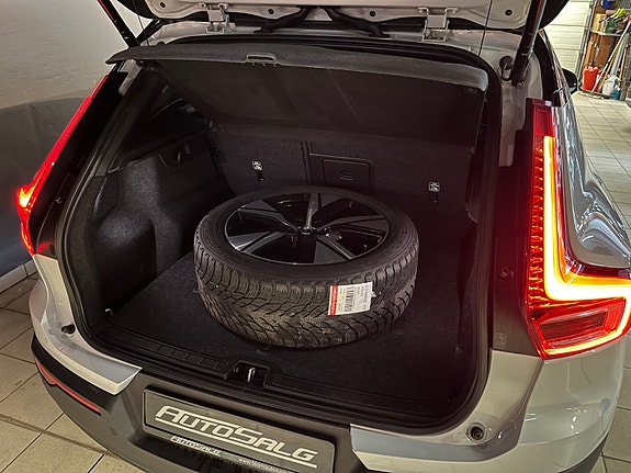 Volvo XC40 15 of 29