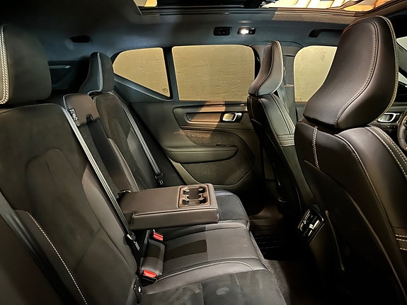 Volvo XC40 27 of 29