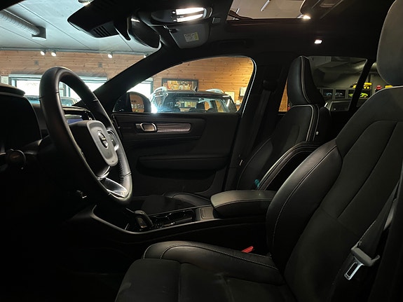 Volvo XC40 19 of 29