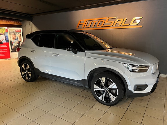 Volvo XC40 7 of 29