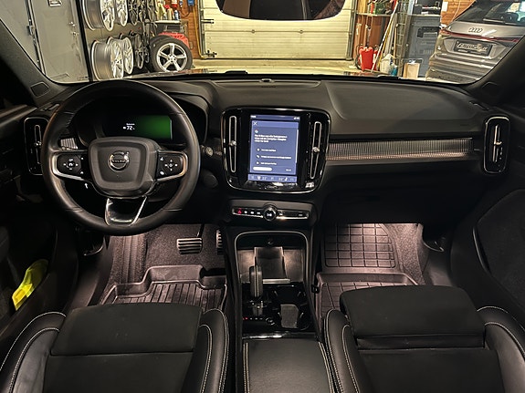 Volvo XC40 16 of 29