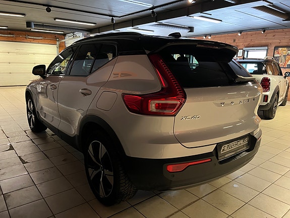 Volvo XC40 13 of 29