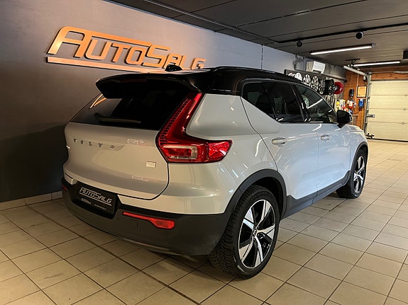 Volvo XC40 10 of 29