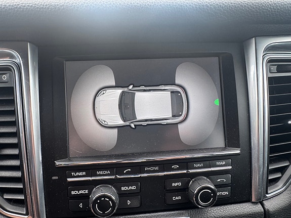 Porsche Macan S 16 of 25