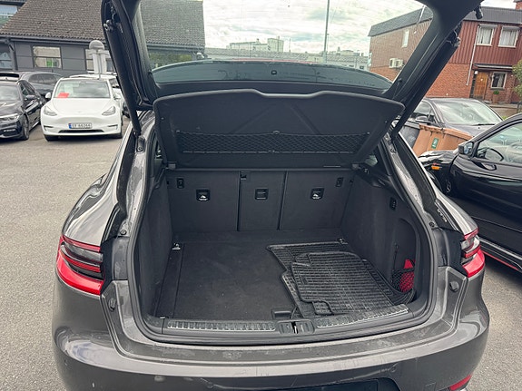 Porsche Macan S 22 of 25