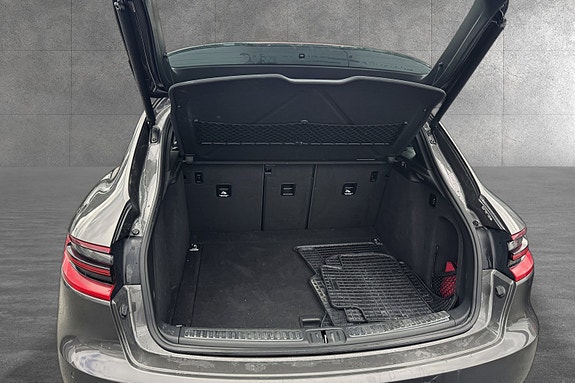 Porsche Macan S 13 of 25