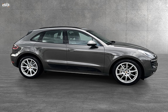 Porsche Macan S 2 of 25