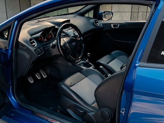 Ford Fiesta 19 of 30
