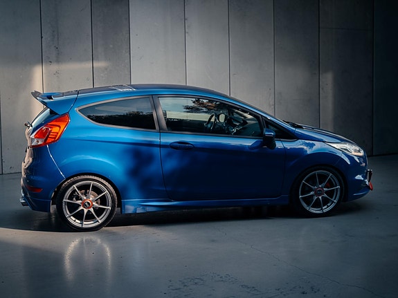 Ford Fiesta 4 of 30