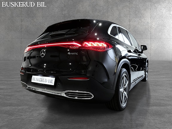 Mercedes-Benz EQE SUV 8 of 30