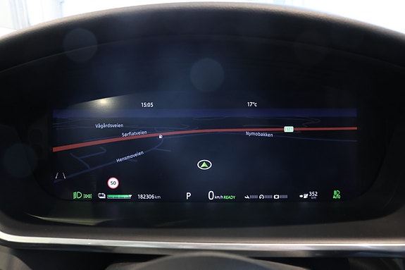 Jaguar I-PACE 17 of 28
