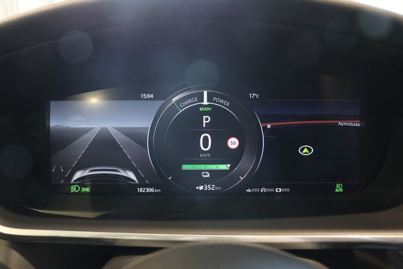 Jaguar I-PACE 18 of 28