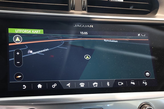 Jaguar I-PACE 21 of 28