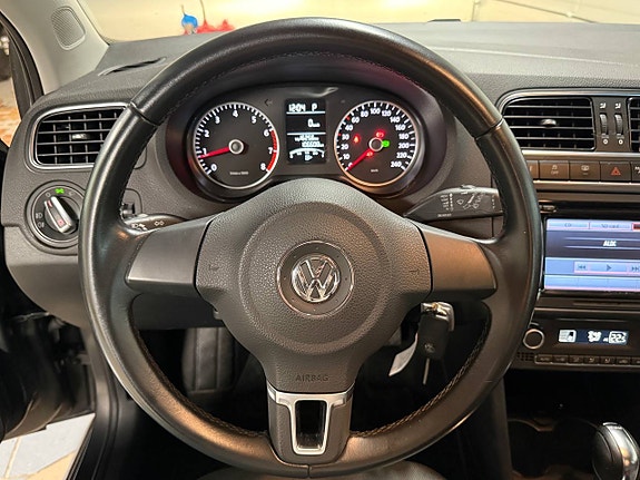 Volkswagen Polo 16 of 30