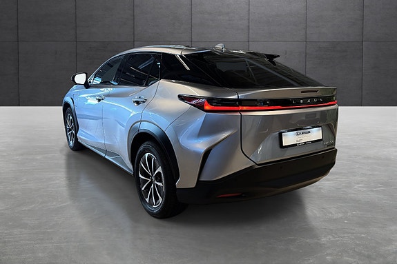 Lexus RZ450e 3 of 19